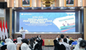 Kegiatan bedah buku tentang pertolongan pertama pada luka psikologis bagi pelajar SMP dan SMA yang digelar Kementerian Kesehatan RI di Jakarta. Sumber: Kemenkes RI